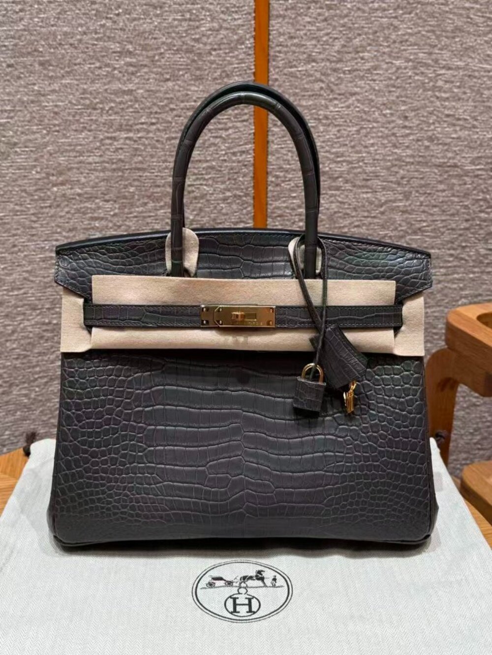 Classic Hermes Bag: A Stylish and Versatile Choice for Elegance